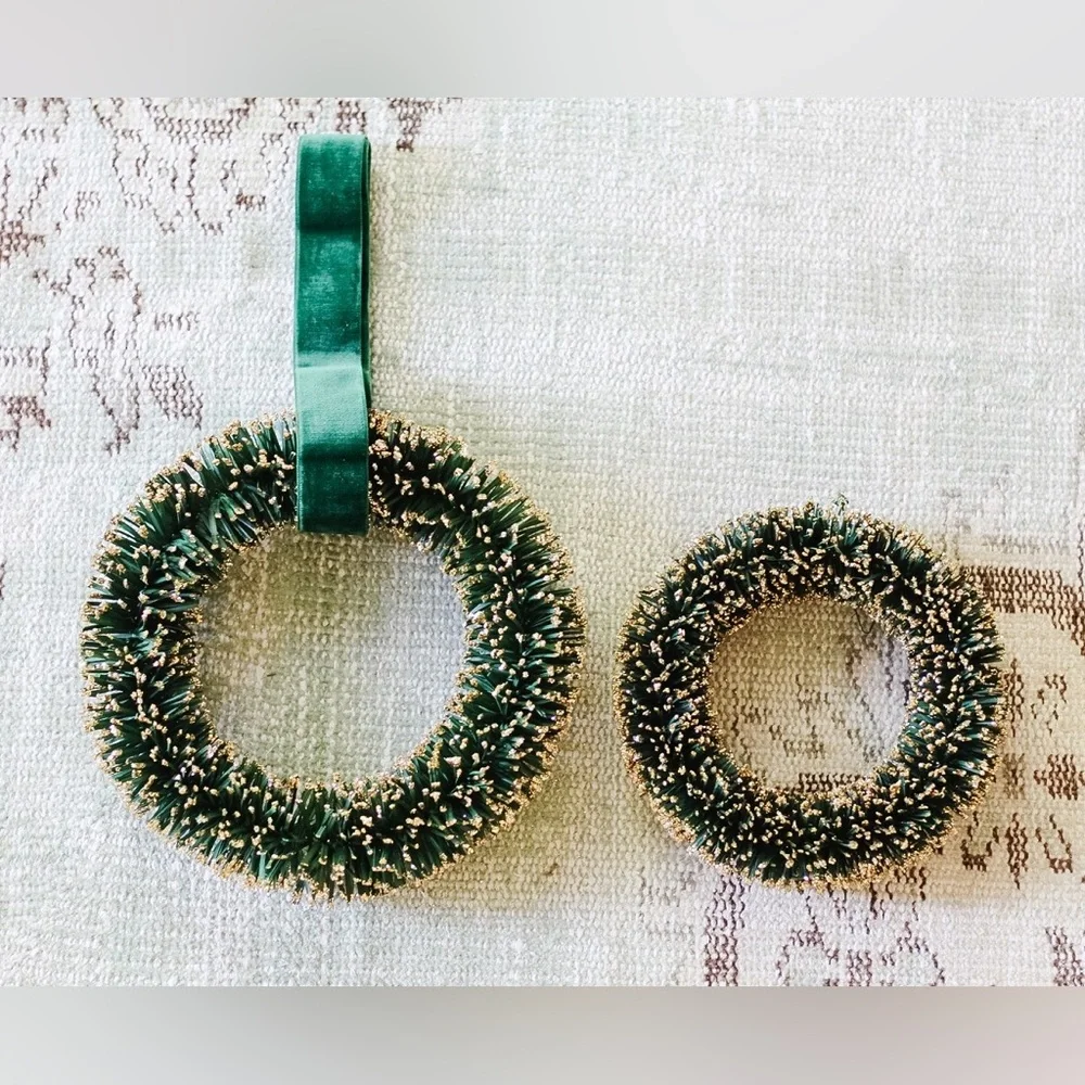 Dekorasyon Pandan Wreath Green w/Glittered Gold Tips, Set of 2, 8
